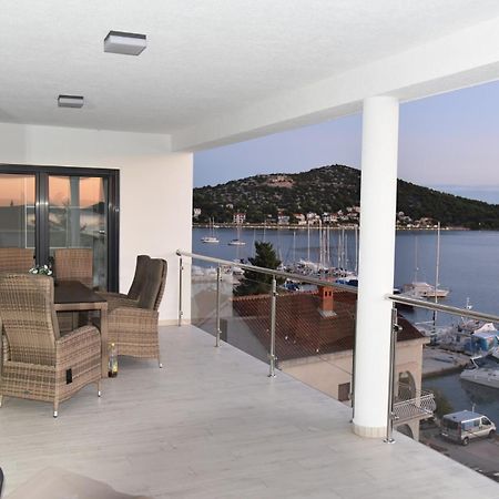 Villa Pina Тисно Екстериор снимка
