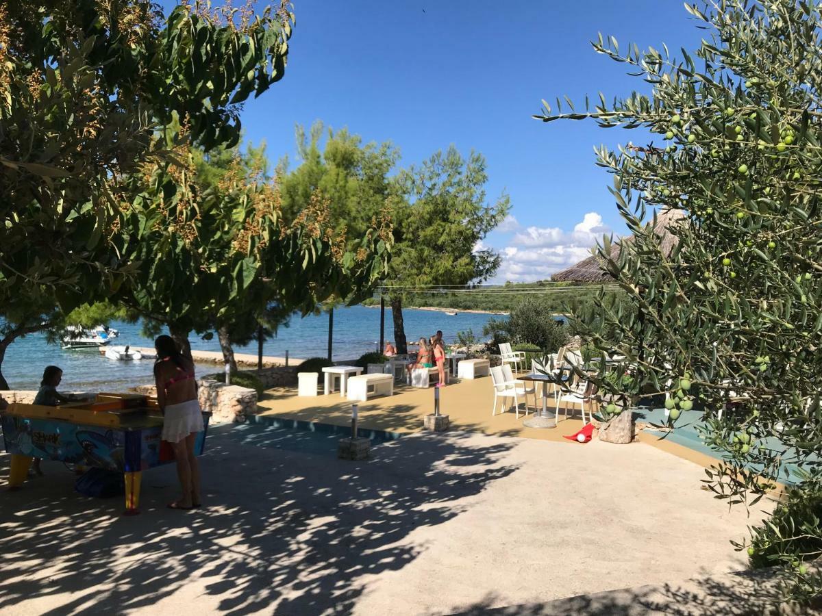 Villa Pina Тисно Екстериор снимка